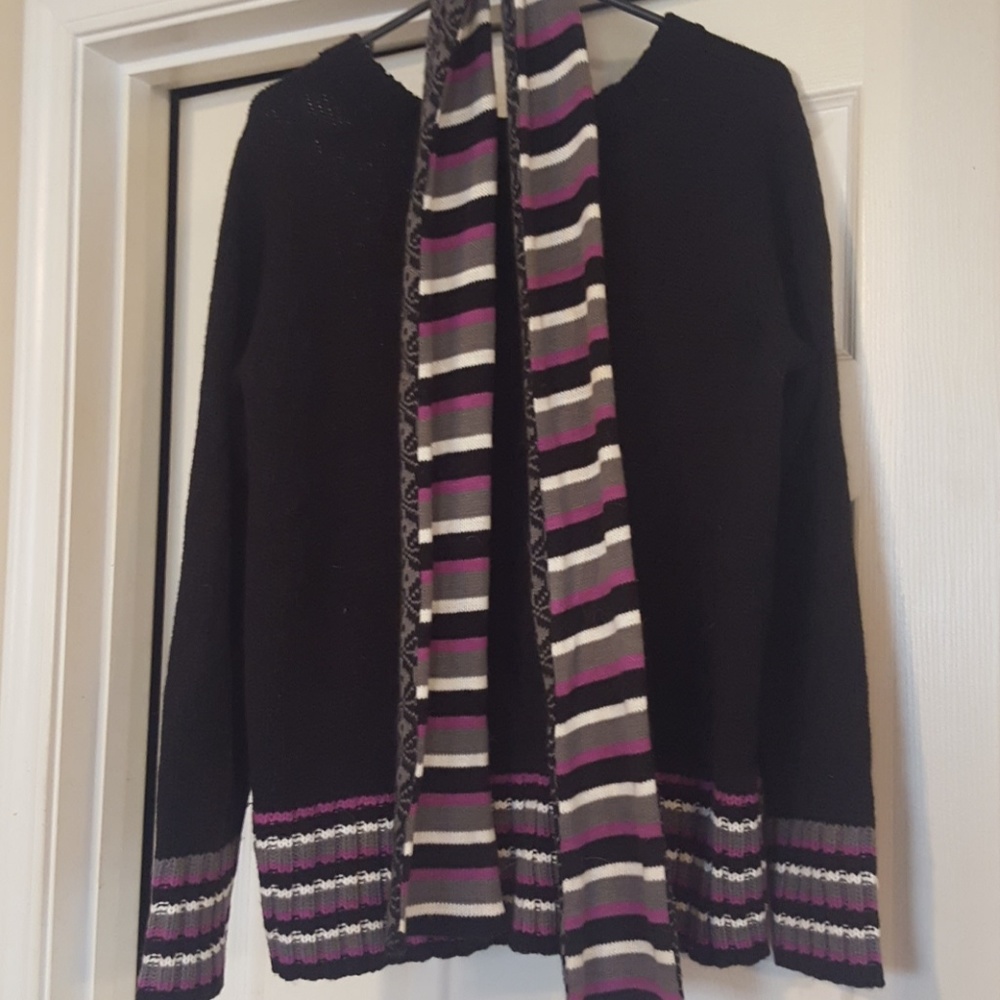 Sweater w detachable scarf